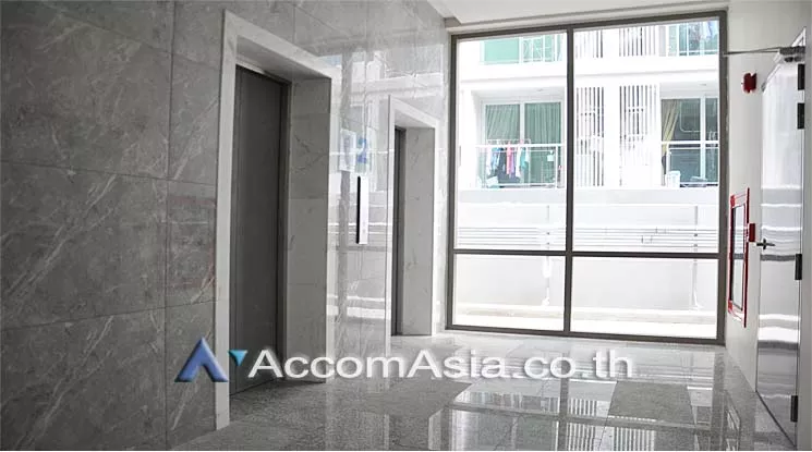  Office space For Rent in Sukhumvit, Bangkok  near BTS Punnawithi (AA15170)